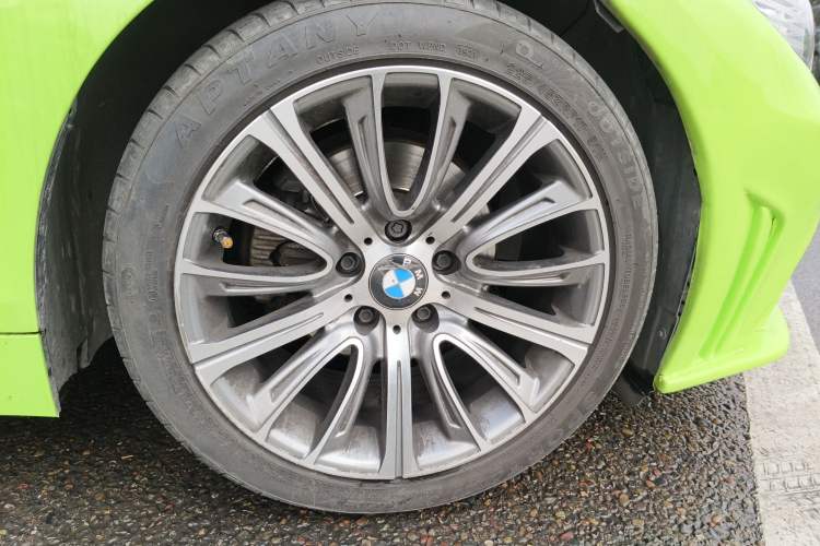 Used BMW Z4 2009 sDrive23i Leading Model Right Front Wheel Hub
