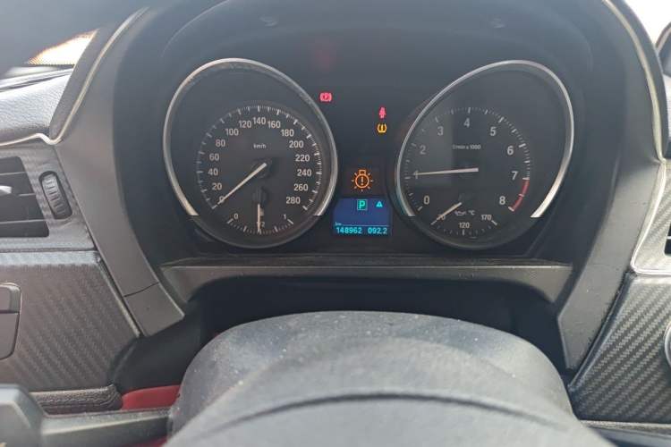 Used BMW Z4 2009 sDrive23i Leading Model Odometer Close Up