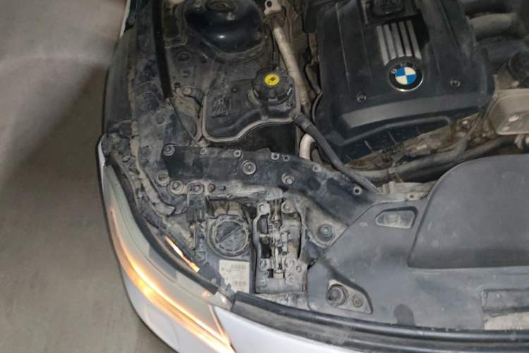 Used BMW Z4 2009 sDrive23i Leading Model Engine Bay Right