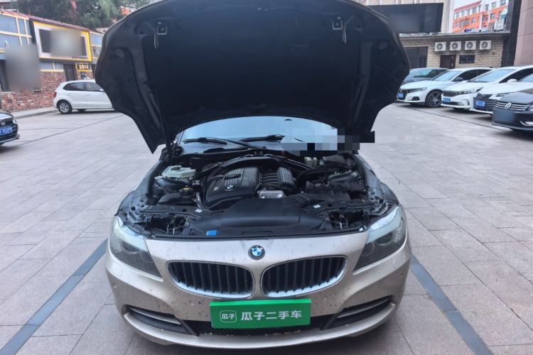Used BMW Z4 2009 sDrive23i Leading Model Engine Bay
