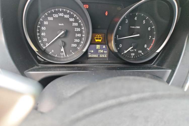 Used BMW Z4 2009 sDrive23i Leading Model Odometer Close Up