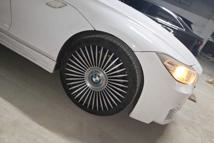 Used BMW Z4 2009 sDrive23i Leading Model Right Front Wheel Hub
