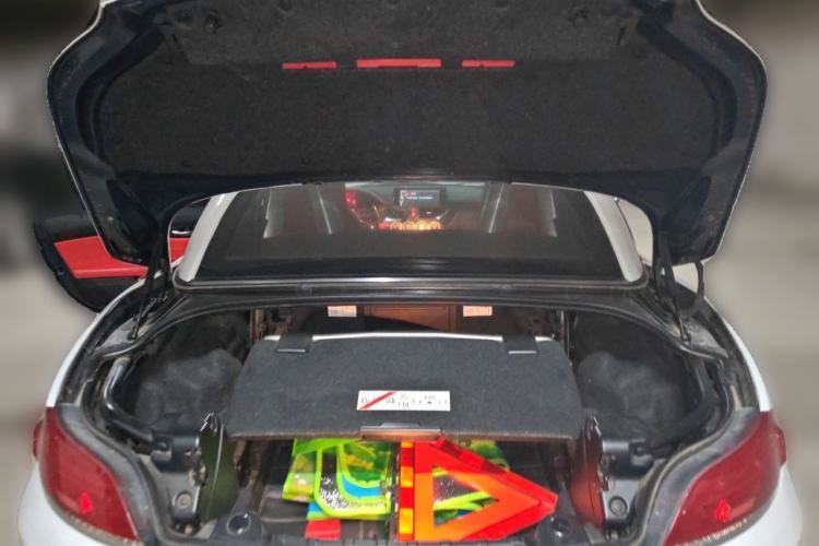 Used BMW Z4 2009 sDrive23i Leading Model Trunk