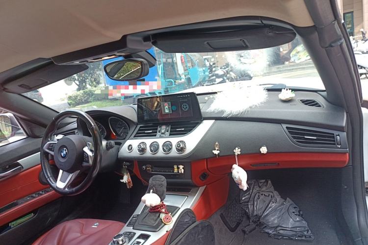 Used BMW Z4 2009 sDrive23i Leading Model Center Console