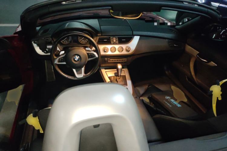 Used BMW Z4 2009 sDrive23i Leading Model Center Console