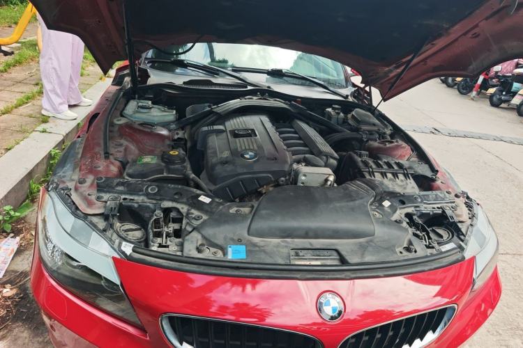 Used BMW Z4 2009 sDrive23i Leading Model Engine Bay