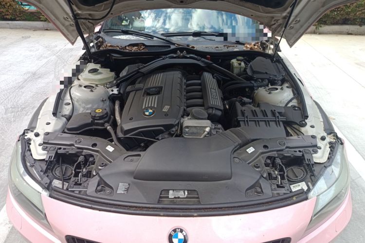 Used BMW Z4 2009 sDrive23i Leading Model Engine Bay