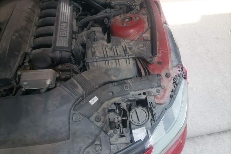 Used BMW Z4 2009 sDrive23i Leading Model Engine Bay Left