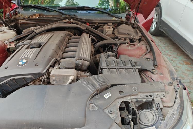 Used BMW Z4 2009 sDrive23i Leading Model Engine Bay Left