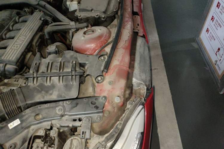 Used BMW Z4 2009 sDrive23i Leading Model Engine Bay Left
