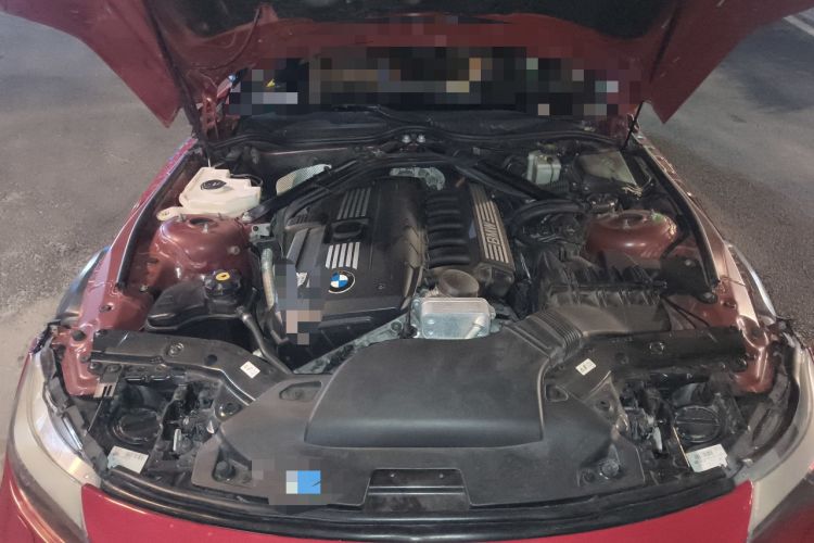 Used BMW Z4 2009 sDrive23i Leading Model Engine Bay