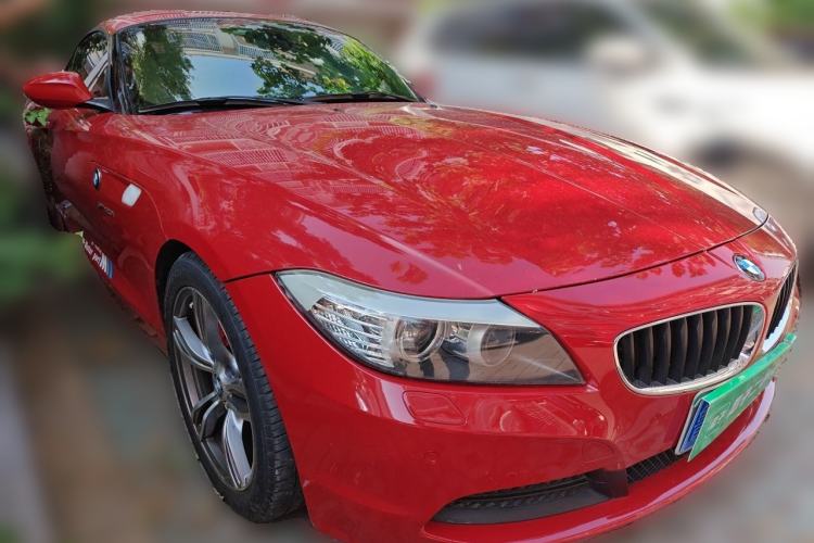 Used BMW Z4 2009 sDrive23i Leading Model Front Right 45 Deg