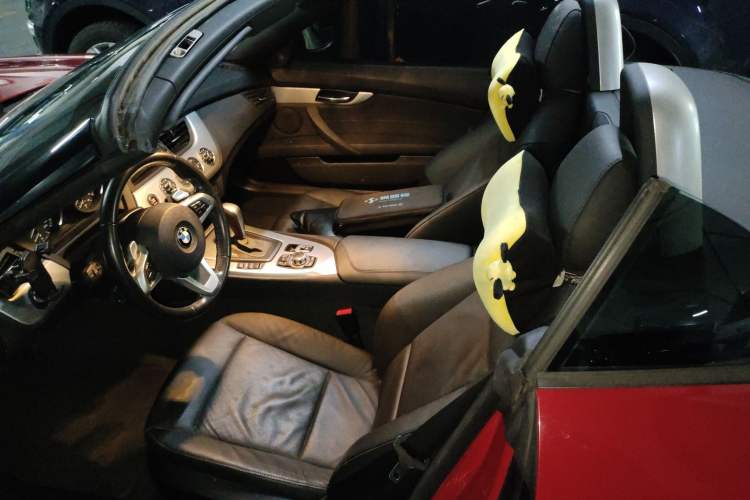Used BMW Z4 2009 sDrive23i Leading Model Headliner