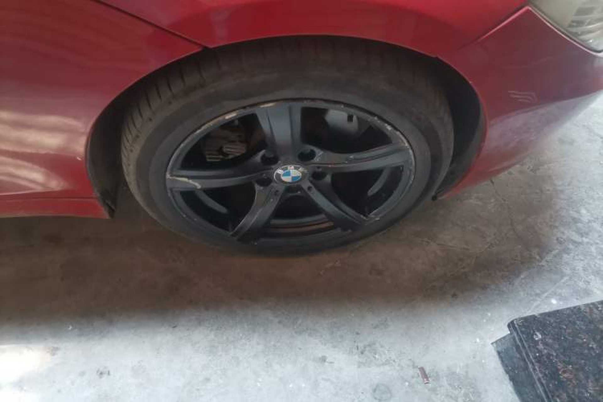 Used BMW Z4 2009 sDrive23i Leading Model Right Front Wheel Hub