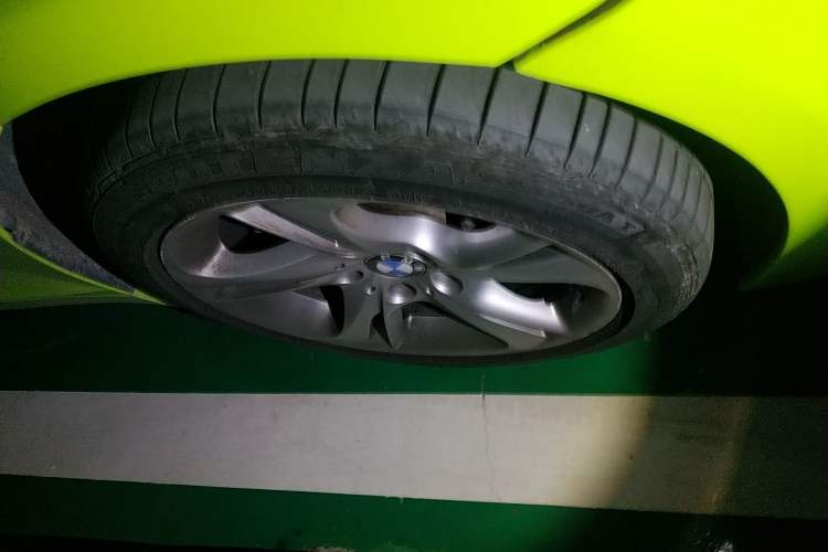 Used BMW Z4 2009 sDrive30i Sport Edition Right Front Wheel Hub