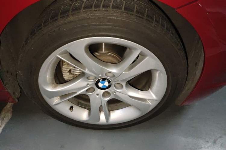 Used BMW Z4 2009 sDrive23i Leading Model Right Front Wheel Hub