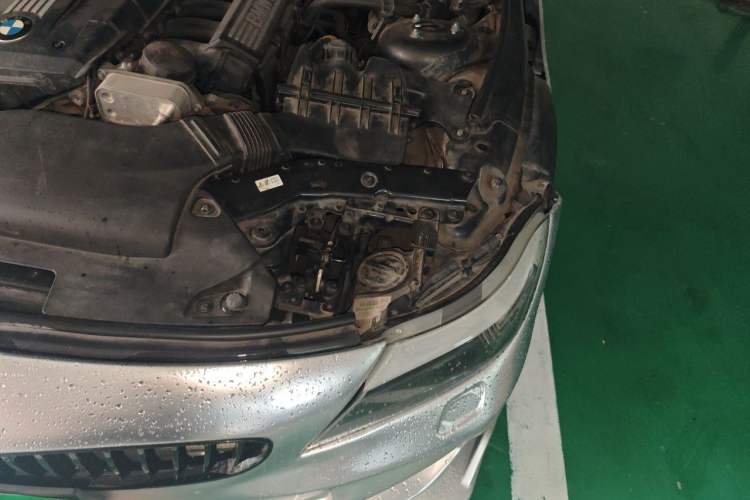 Used BMW Z4 2009 sDrive23i Leading Model Engine Bay Left