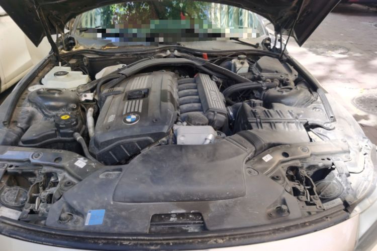 Used BMW Z4 2009 sDrive23i Leading Model Engine Bay