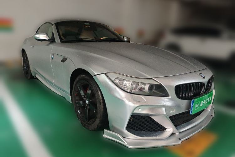 Used BMW Z4 2009 sDrive23i Leading Model Front Right 45 Deg