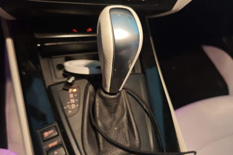 Used BMW Z4 2009 sDrive23i Leading Model Gear Lever