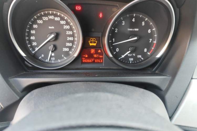 Used BMW Z4 2009 sDrive23i Leading Model Odometer Close Up