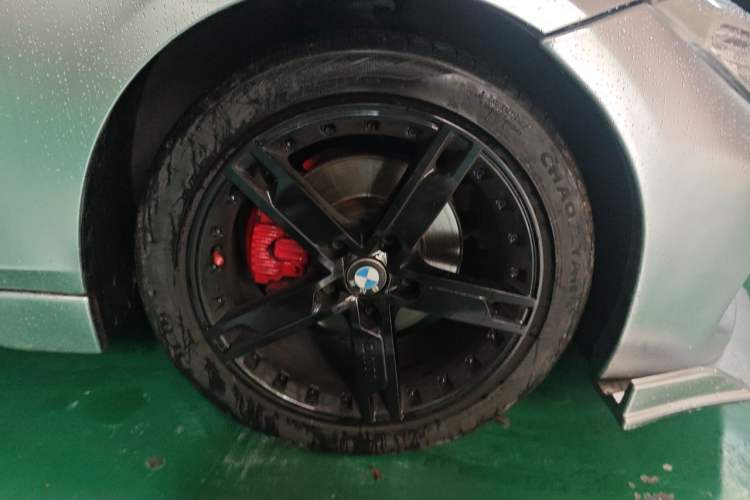 Used BMW Z4 2009 sDrive23i Leading Model Right Front Wheel Hub