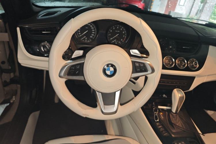 Used BMW Z4 2009 sDrive23i Leading Model Steering Wheel