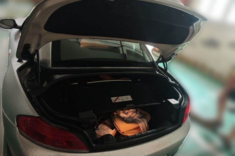 Used BMW Z4 2009 sDrive23i Leading Model Trunk