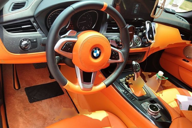 Used BMW Z4 2009 sDrive23i Leading Model Center Console