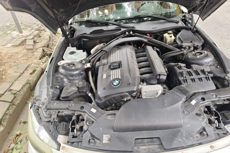Used BMW Z4 2009 sDrive23i Leading Model Engine Bay Right