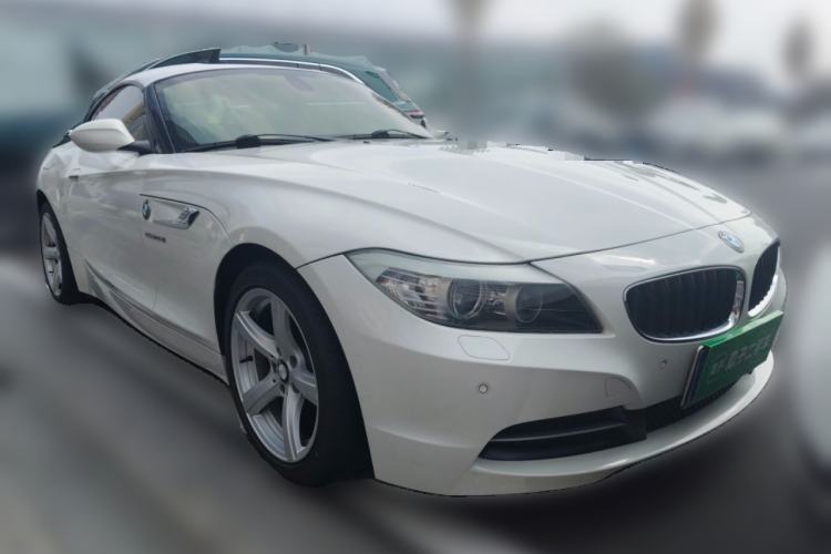 Used BMW Z4 2009 sDrive23i Leading Model Front Right 45 Deg