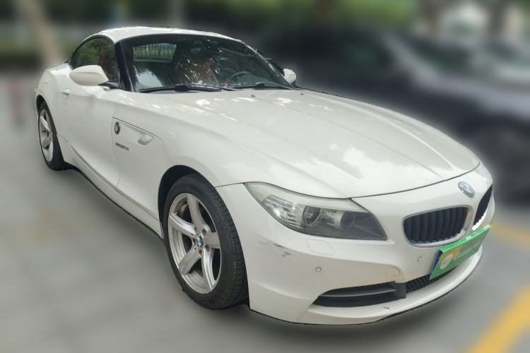 Used BMW Z4 2009 sDrive23i Leading Model Front Right 45 Deg
