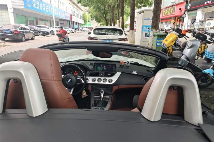 Used BMW Z4 2009 sDrive23i Leading Model Headliner