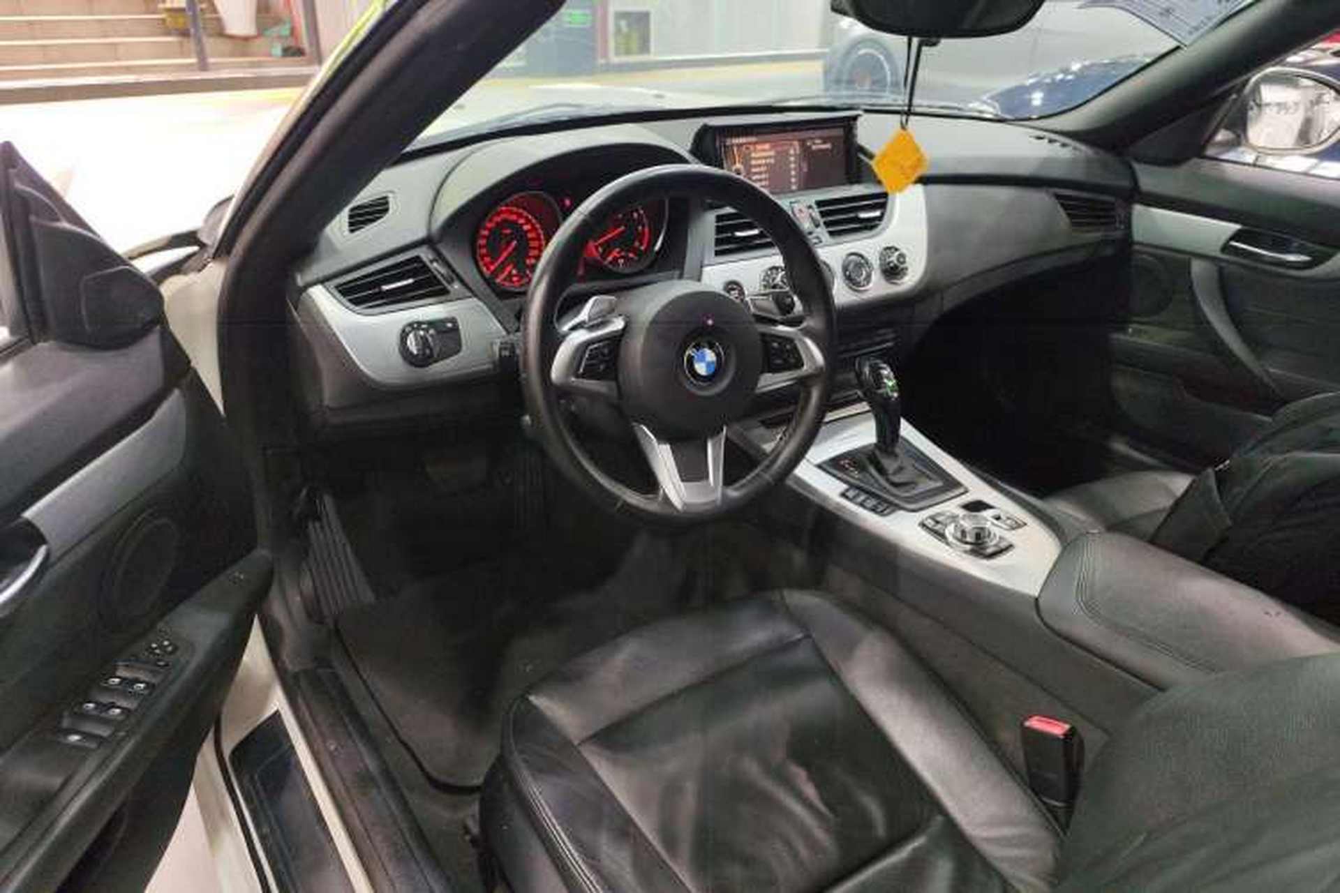 Used BMW Z4 2009 sDrive23i Leading Model Interior 2