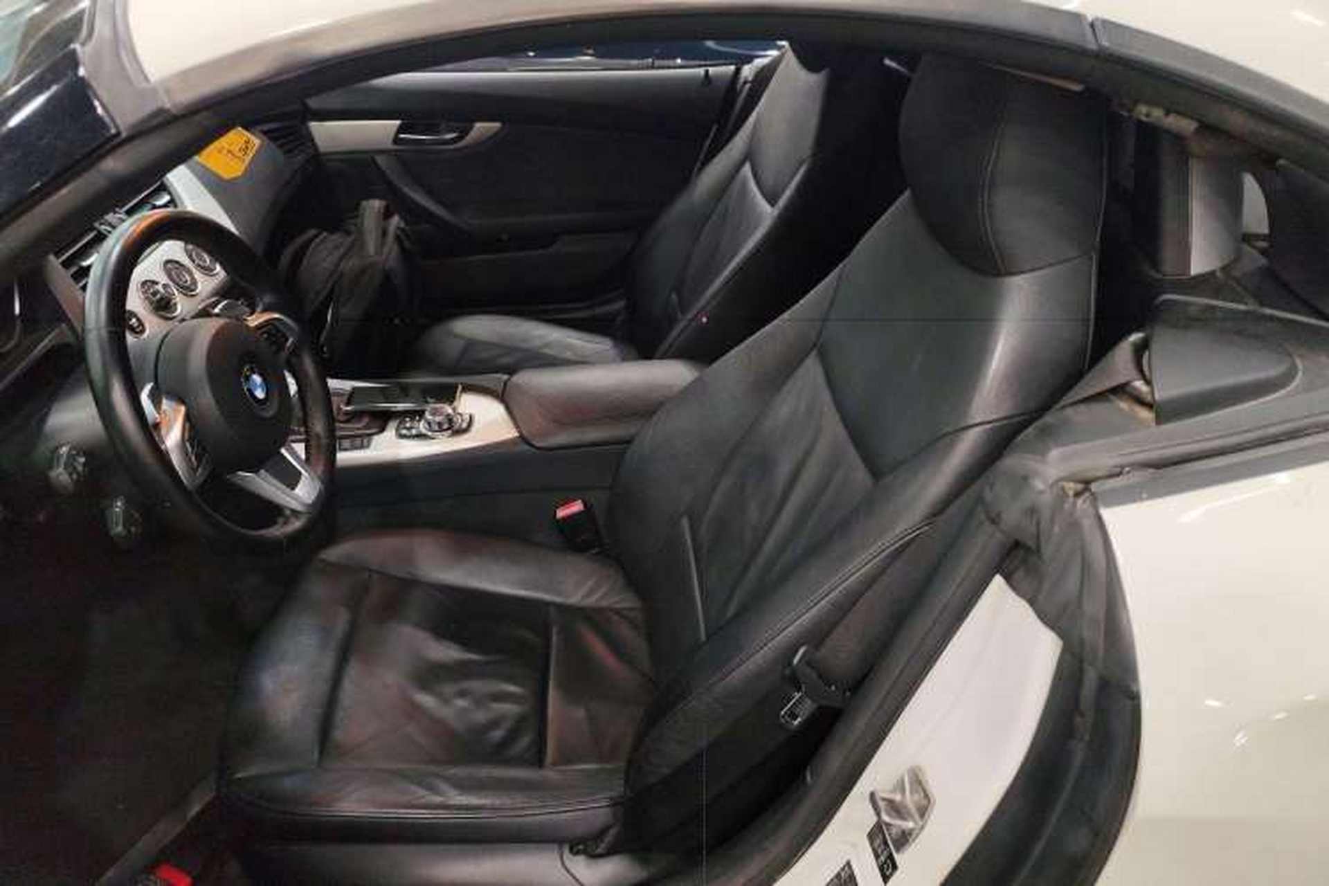 Used BMW Z4 2009 sDrive23i Leading Model Interior 4