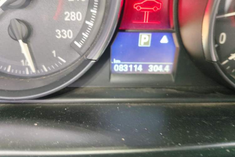Used BMW Z4 2009 sDrive23i Leading Model Odometer Close Up