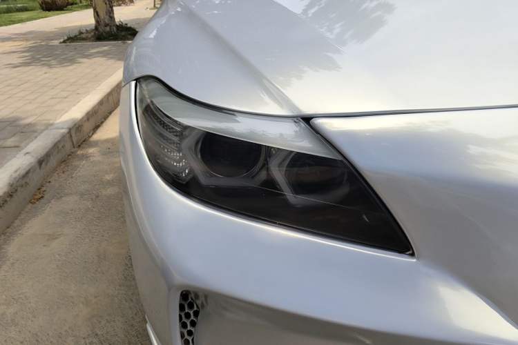 Used BMW Z4 2009 sDrive23i Leading Model Right Front Headlight