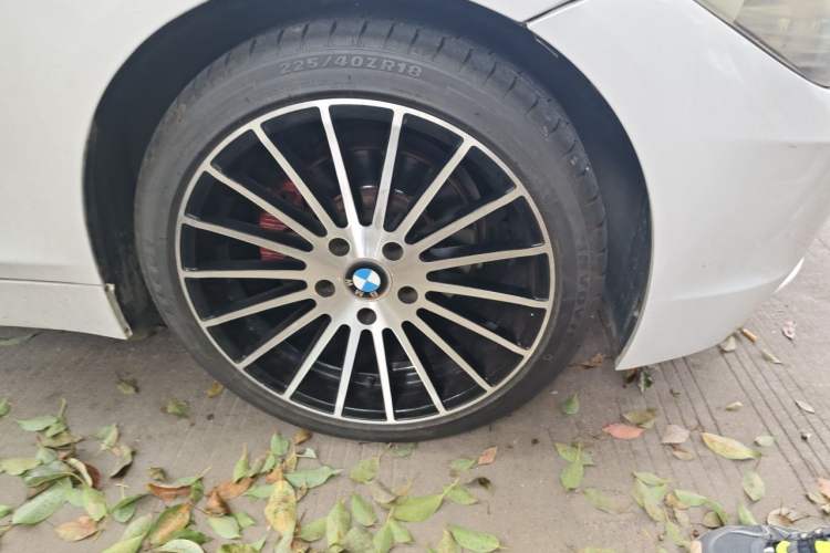Used BMW Z4 2009 sDrive23i Leading Model Right Front Wheel Hub