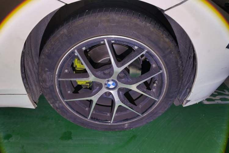Used BMW Z4 2009 sDrive23i Leading Model Right Front Wheel Hub