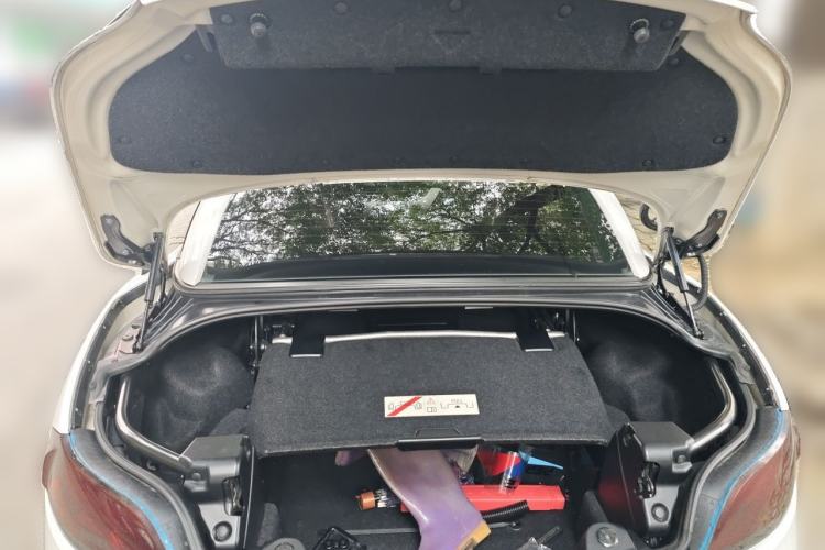 Used BMW Z4 2009 sDrive23i Leading Model Trunk
