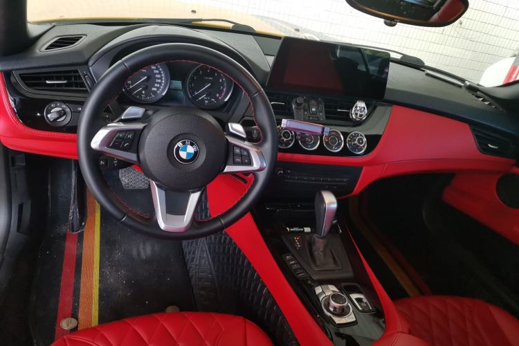 Used BMW Z4 2009 sDrive23i Leading Model Center Console