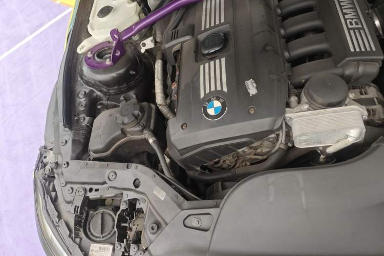 Used BMW Z4 2009 sDrive23i Leading Model Engine Bay Right