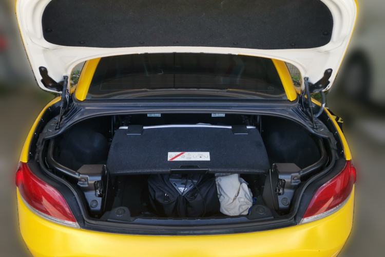 Used BMW Z4 2009 sDrive23i Leading Model Trunk