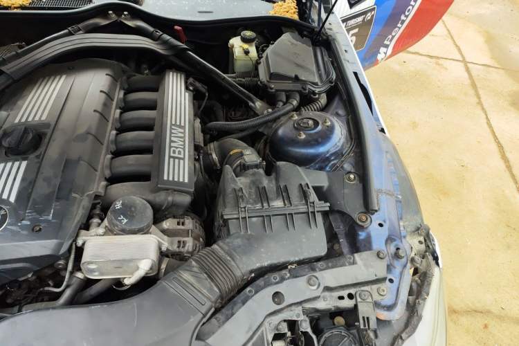 Used BMW Z4 2010 sDrive30i Leading Model Engine Bay Left