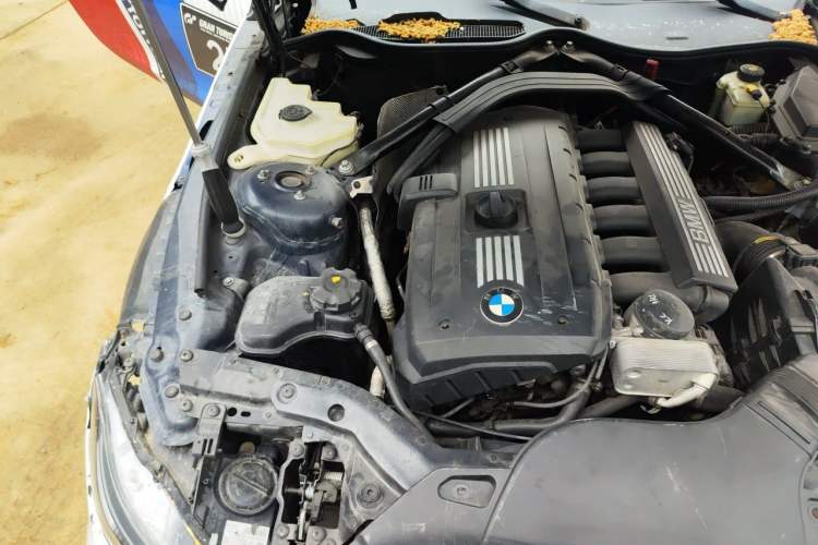 Used BMW Z4 2010 sDrive30i Leading Model Engine Bay Right
