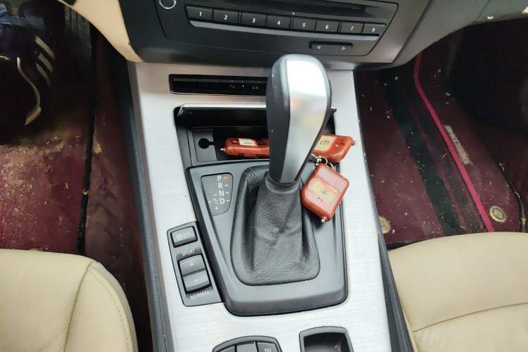 Used BMW Z4 2010 sDrive30i Leading Model Gear Lever