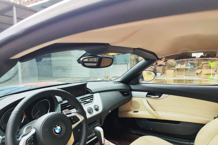 Used BMW Z4 2010 sDrive30i Leading Model Headliner