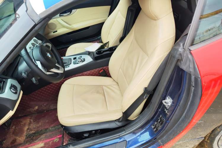 Used BMW Z4 2010 sDrive30i Leading Model Left Front Seat
