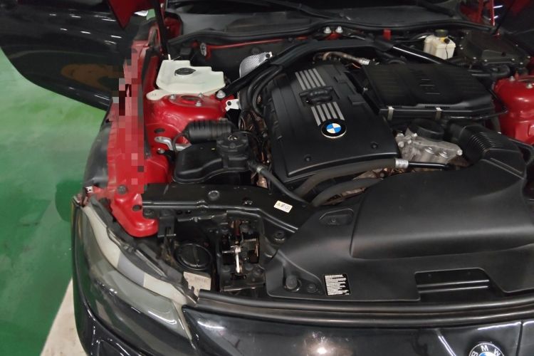 Used BMW Z4  Engine Bay Right