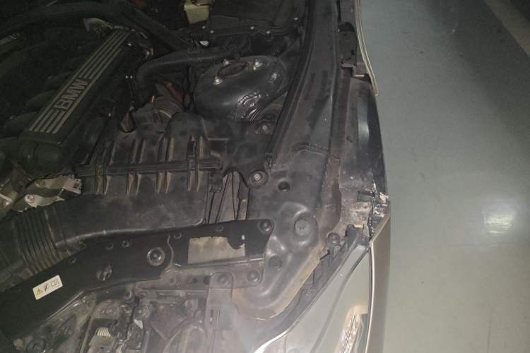 Used BMW Z4 2011 sDrive23i Flame Limited Edition Engine Bay Left